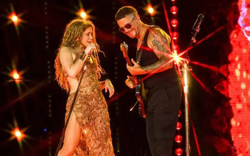 Shakira y Alejandro Sanz cantando “La Tortura”