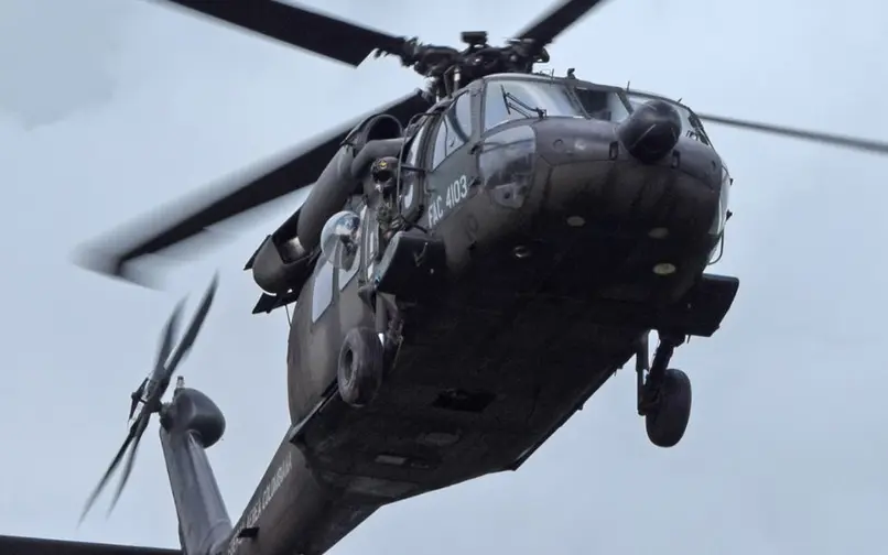 Helicóptero UH-60 Black Hawk del Ejército Nacional