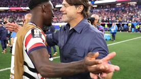 Mauricio Pochettinno técnico de EE.UU. felicita a los jugadores
