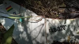 Restos de avioneta estrellada en Bolivia