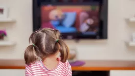 España prohibirá publicidad de productos no sanos en horario infantil