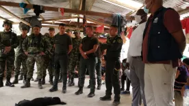 Militares y policías retenidos por indígenas fueron liberados