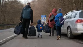 Personas saliendo de Ucrania 