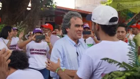 Candidato presidencial propone prohibir encuestas a un mes de elecciones