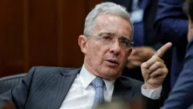 Expresidente Uribe pidió investigar el atentado que se tenía contra Gustavo Petro