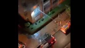 Bomberos controlaron incendio en la localidad de Santa Fe en Bogotá