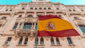 España incorpora extranjeros en mercado laboral