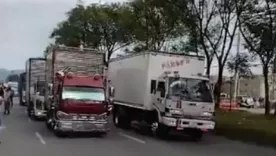Protestas de camioneros causa gigantesco trancón