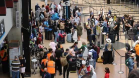 Pasajeros en aeropuerto