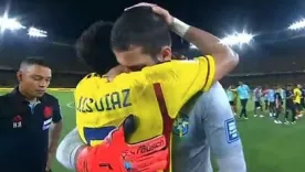 El abrazo de Luis Díaz y su compañero Alisson tras victoria ante Brasil