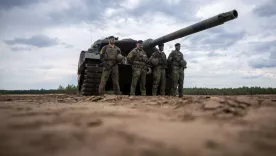 Francia intensifica produccion de armas para Ucrania