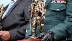 escultura víctimas soldados