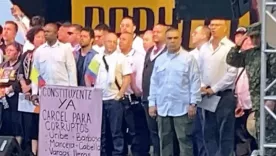 criminales acompañan a petro en manifestacion