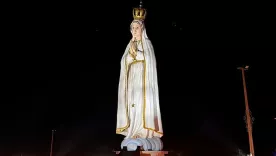 Monumento de 54 metros de altura de la Virgen de Fátima en Brasil