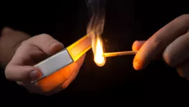  Hombre intenta quemar a su esposa 