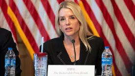 Pam Bondi, fiscal general de Estados Unidos 25