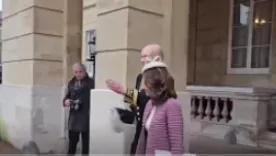 Laura Sarabia en camino a cita con el Rey Carlos III