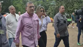 Roy Barreras camino a votar el 08 de marzo