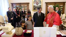 Mujer captada con Petro en Panamá reapareció en audiencia con el papa León XIV en el Vaticano