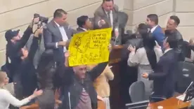 Matador fue sacado del Senado con intervención de la Policía tras enfrentamiento con congresistas