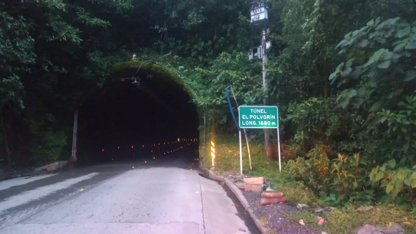 Cierre vía al llano impide ingreso de vacunas