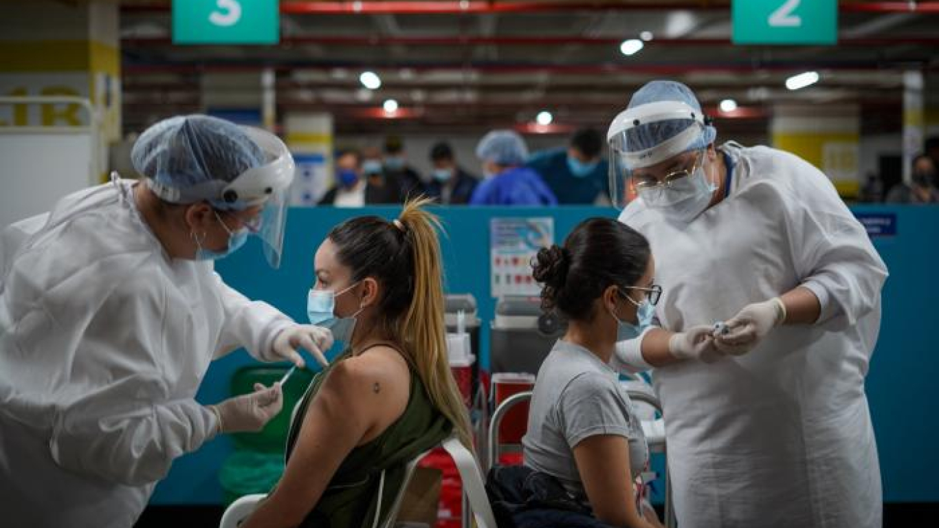 Plan de vacunación avanza en Colombia