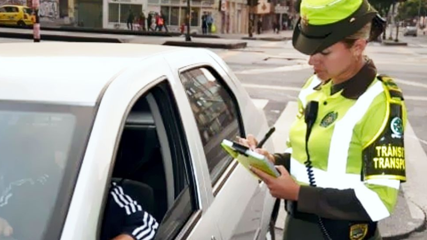 Gobierno aprobó descuento de deudas por multas de tránsito