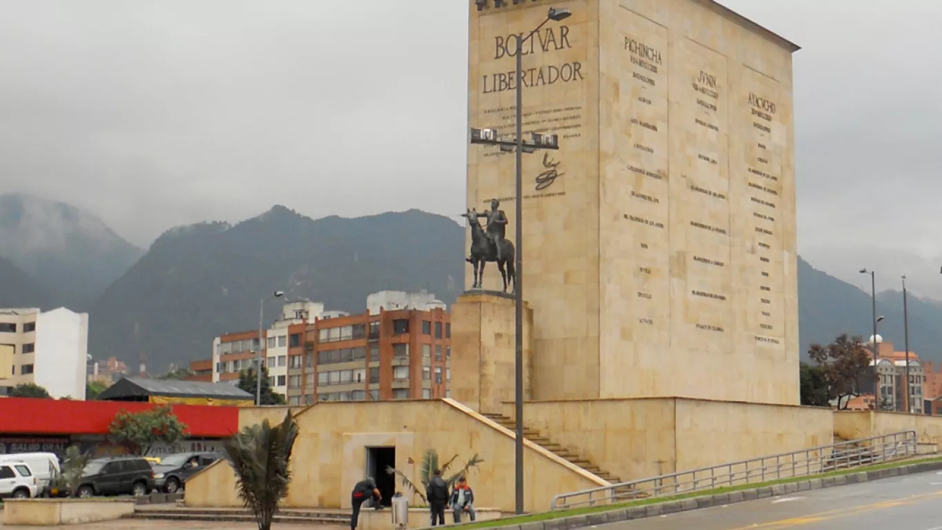 Inicio la demolición del Monumento a los Héroes