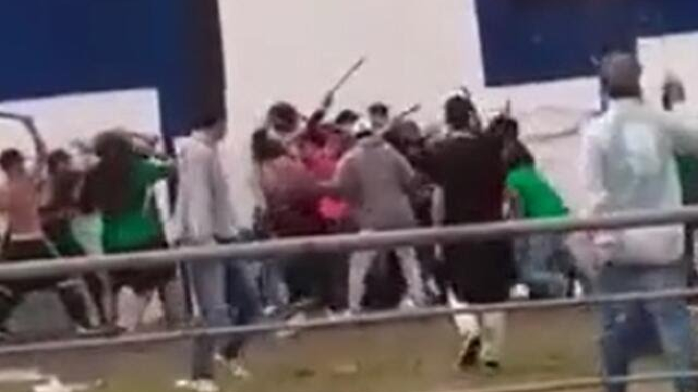Riña entre hinchas de DIM y Atlético nacional