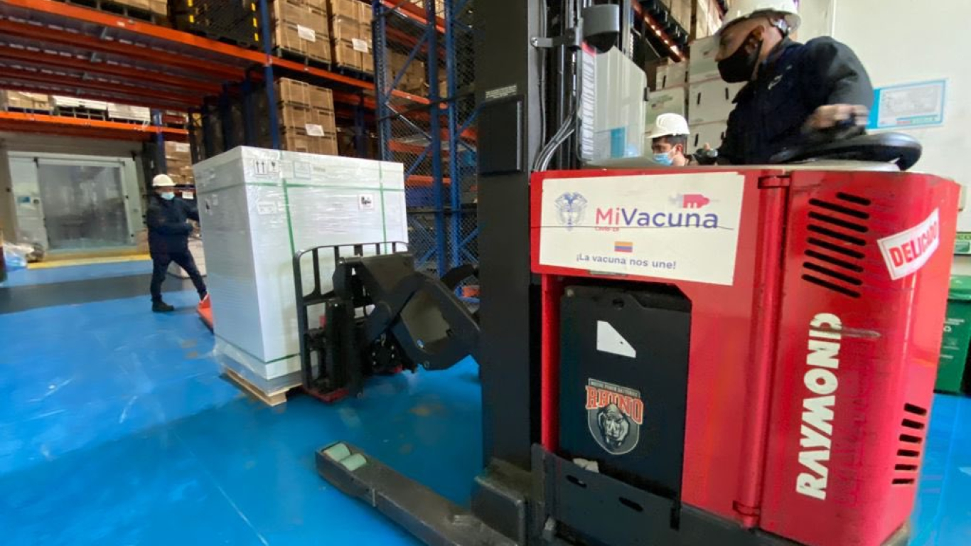 Colombia recibió un nuevo lote de vacunas Sinovac 18