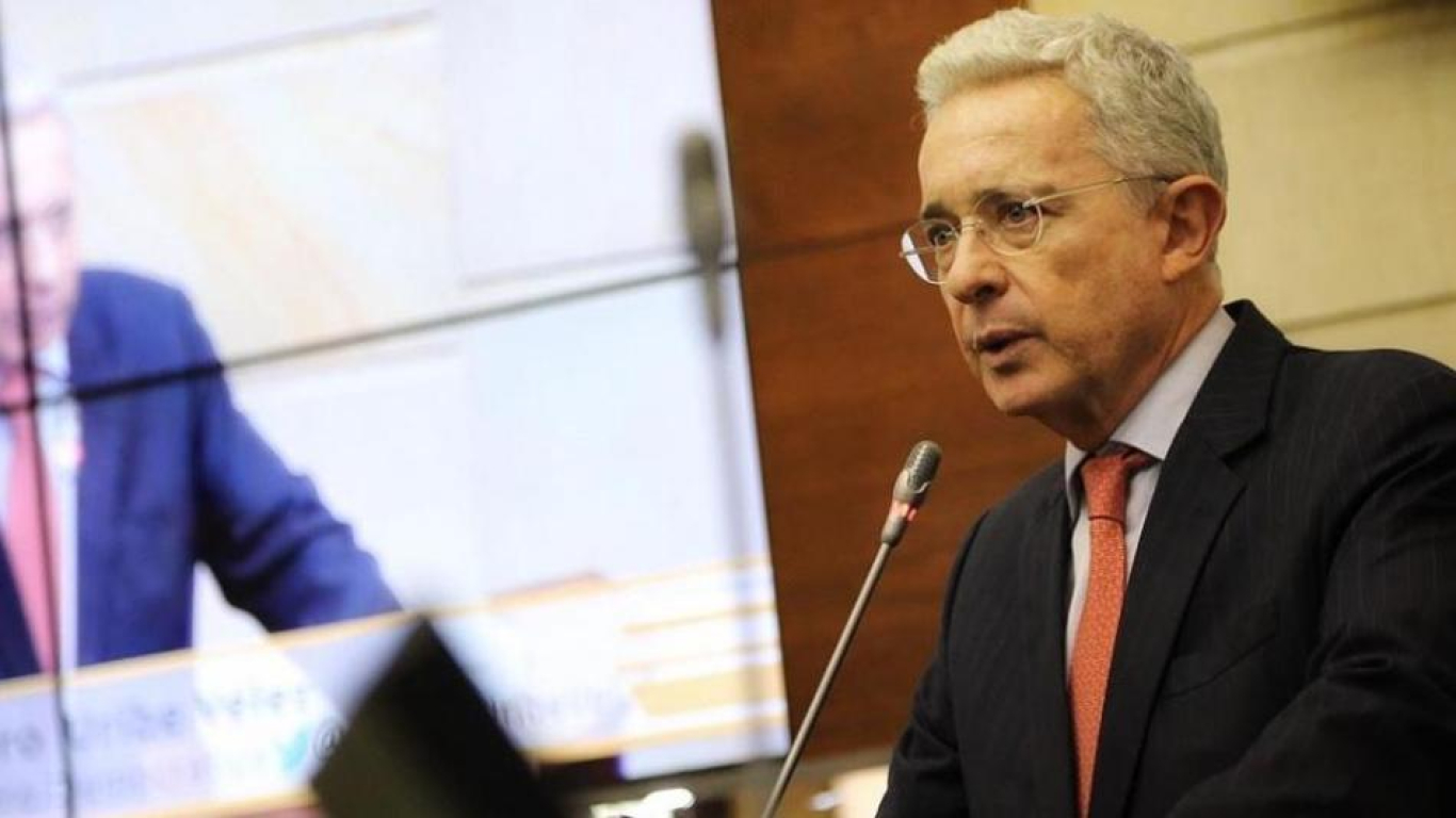Cuentas bancarias en el exterior de Álvaro Uribe