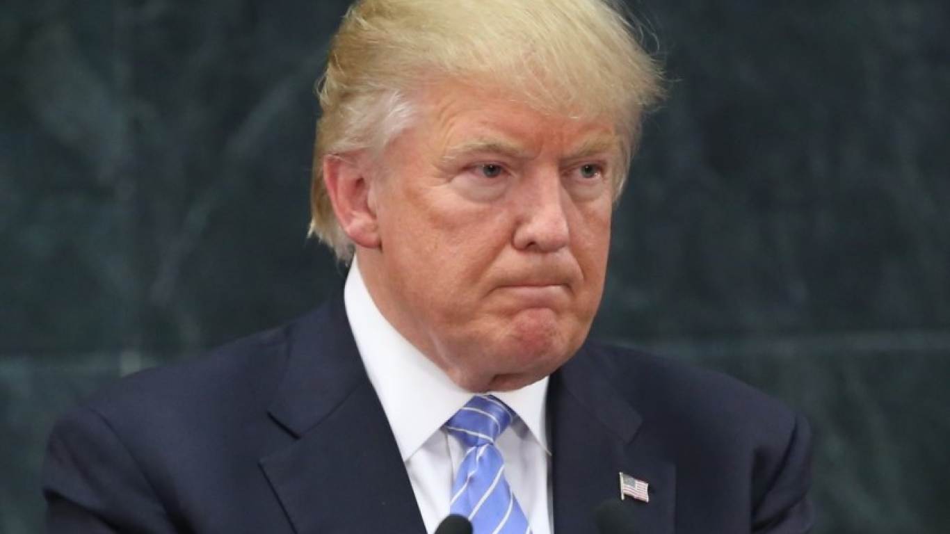 Donald Trump interpone demanda