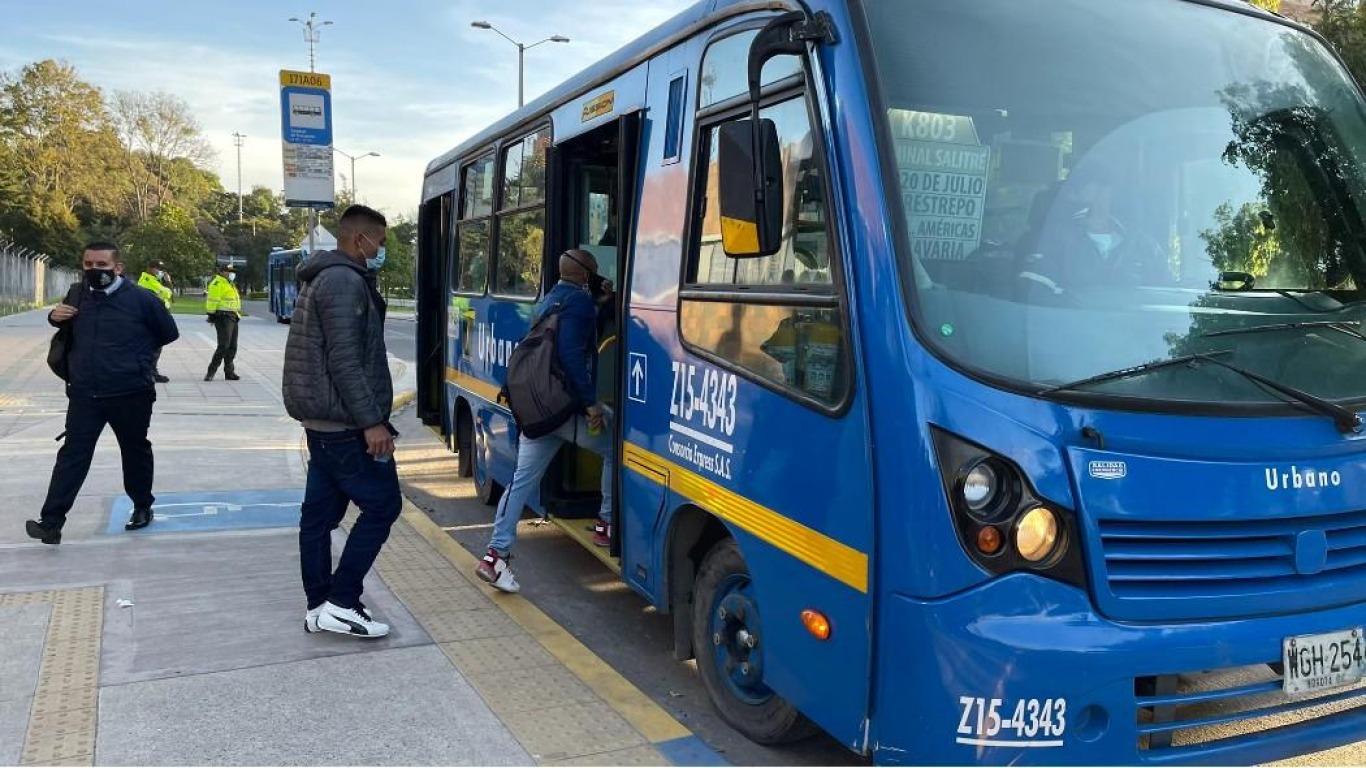 Martes, jueves y viernes, cuando más roban en buses de Bogotá
