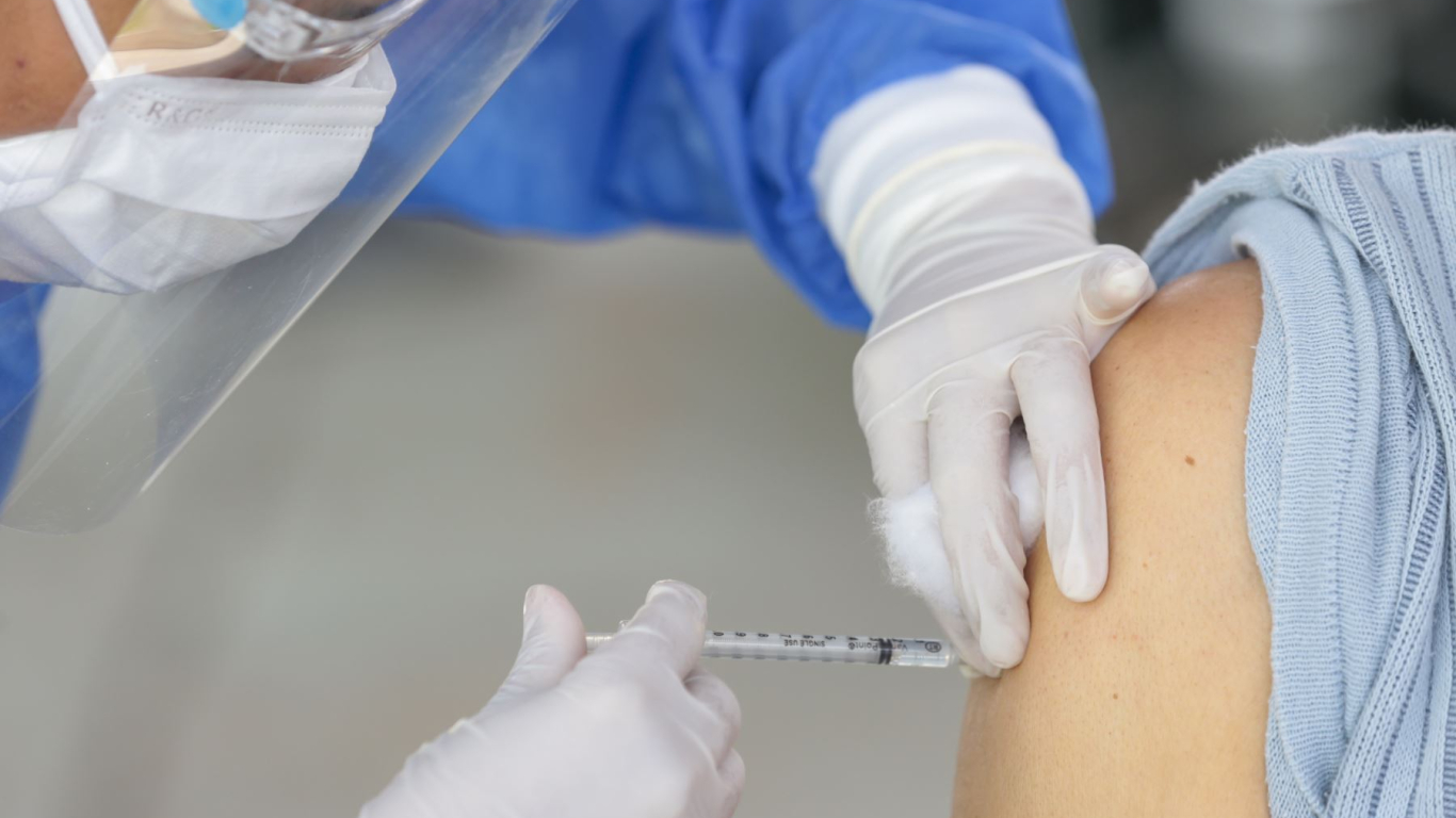 OMS advirtió que se puede presentar escasez de jeringas para vacunas