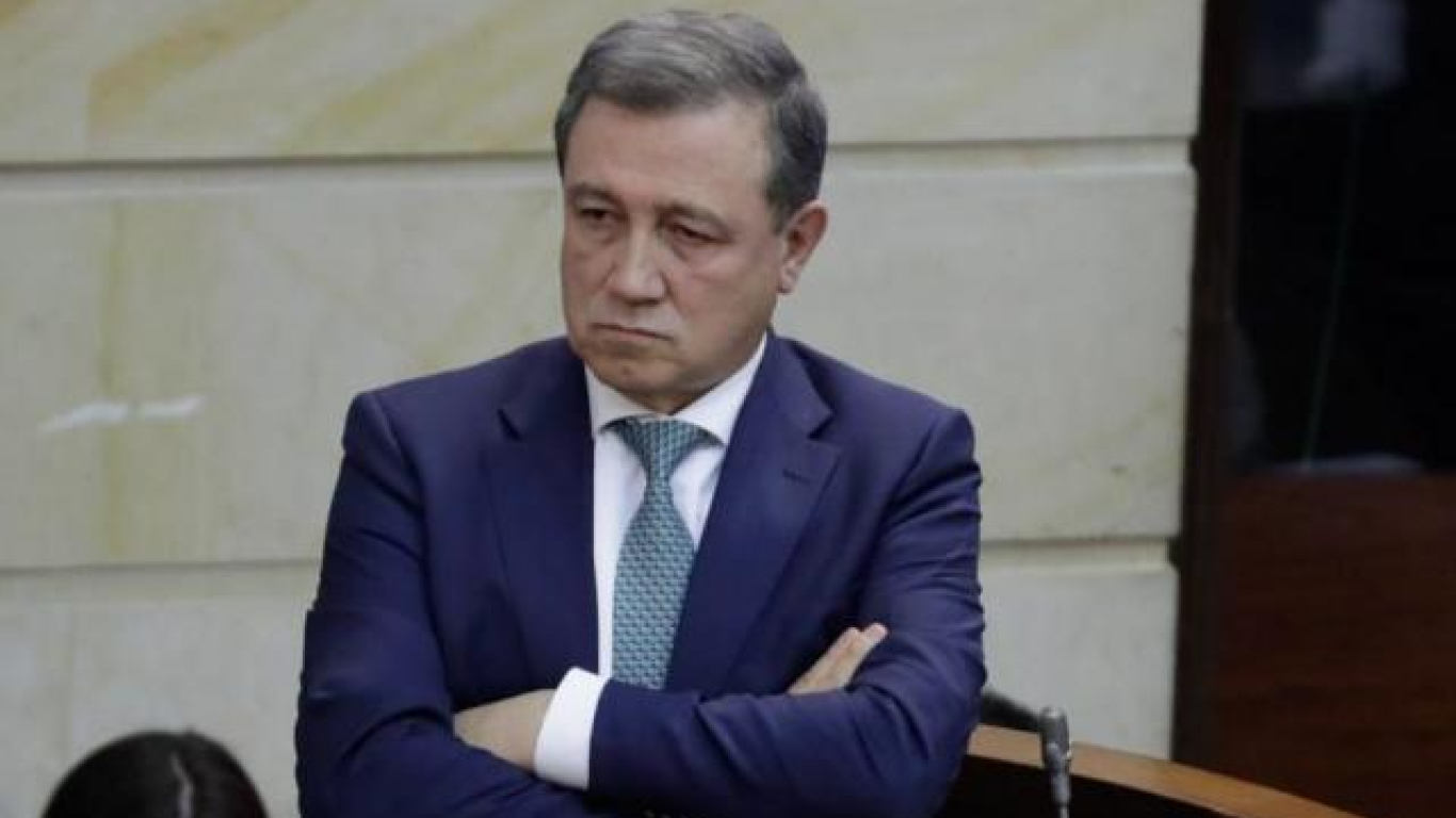 Ernesto Macías no aspirará al Senado