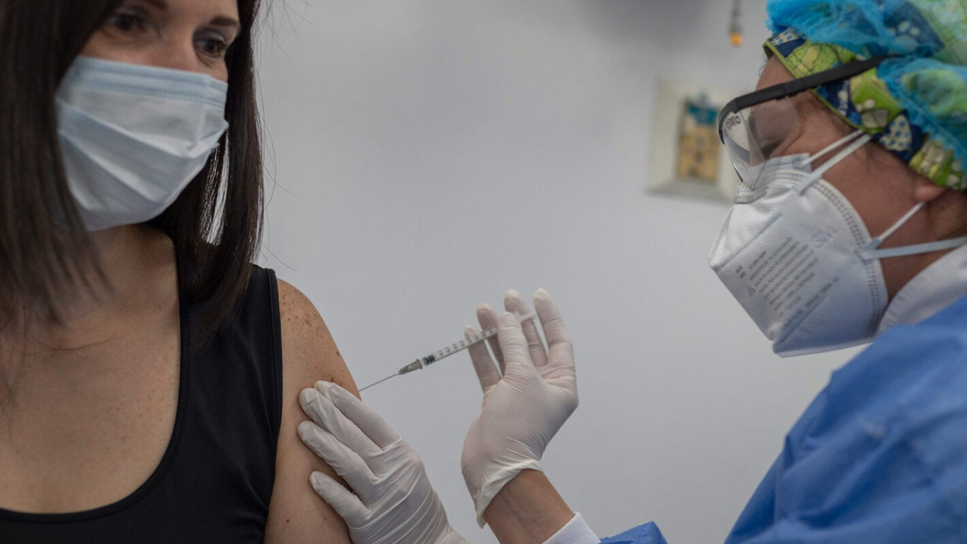 MinSalud reportó 1.590 casos de Covid-19 este lunes festivo