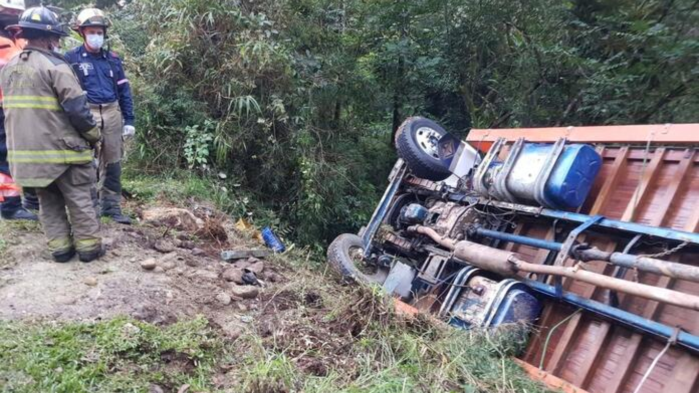 39 personas heridas deja accidente de bus escalera en Las Palmas, Medellín