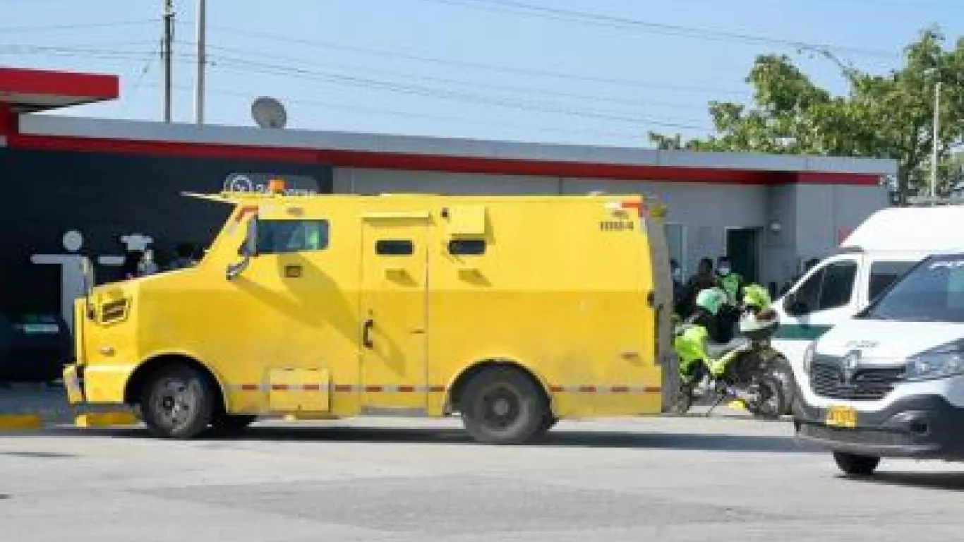 Balacera en medio de un atraco a carro de valores en Atlántico