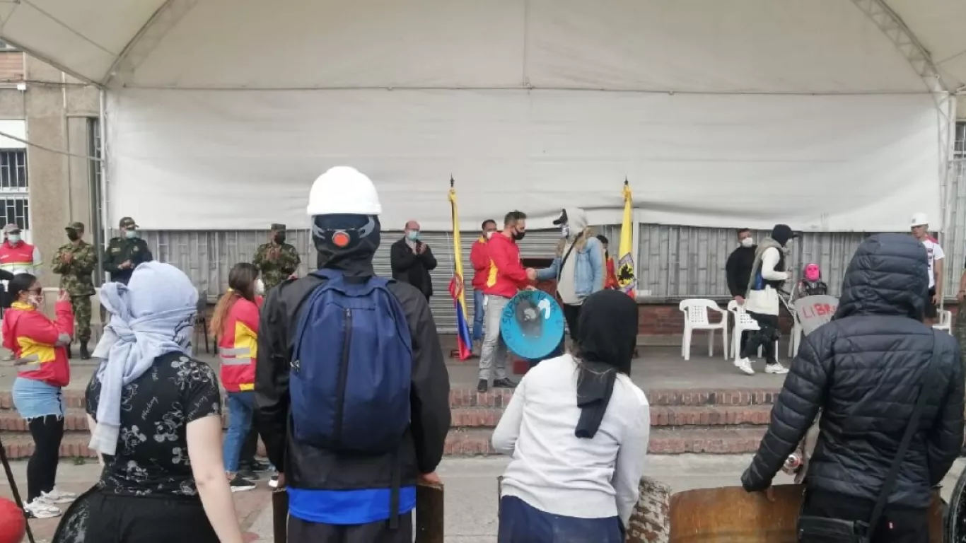 Integrantes de la Primera Línea en sur de Bogotá entregaron sus escudos