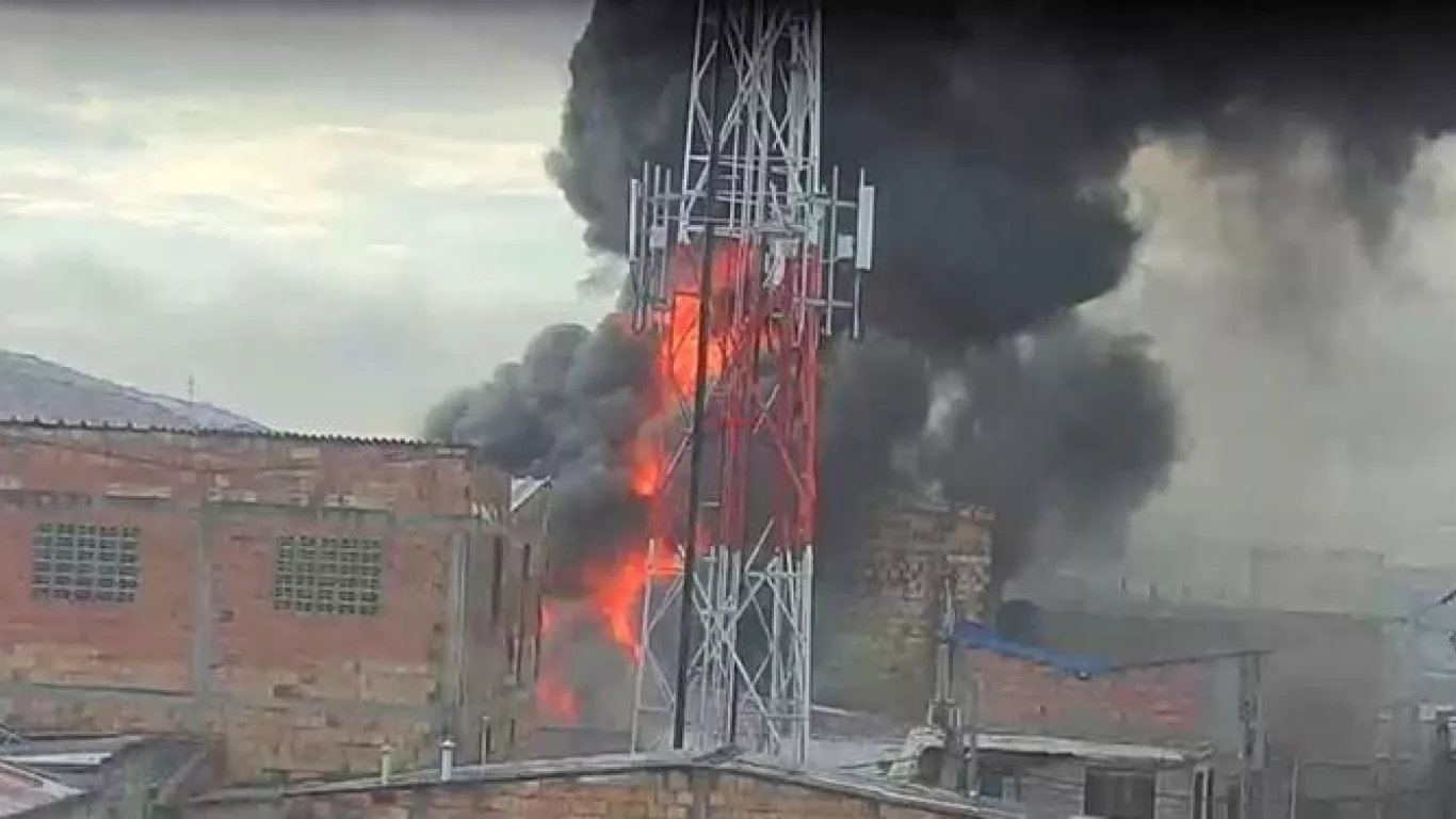 Incendio en localidad de Tunjuelito dejó tres edificios afectados