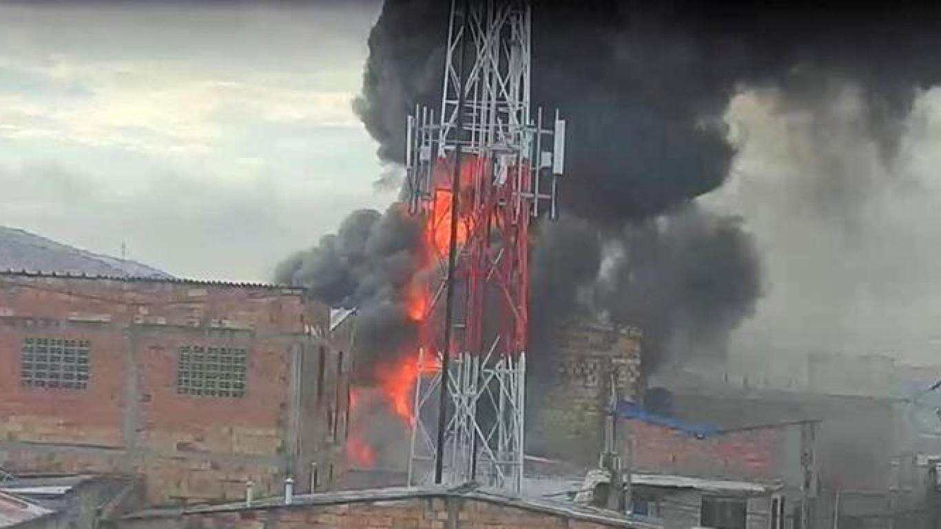 Incendio en localidad de Tunjuelito dejó tres edificios afectados