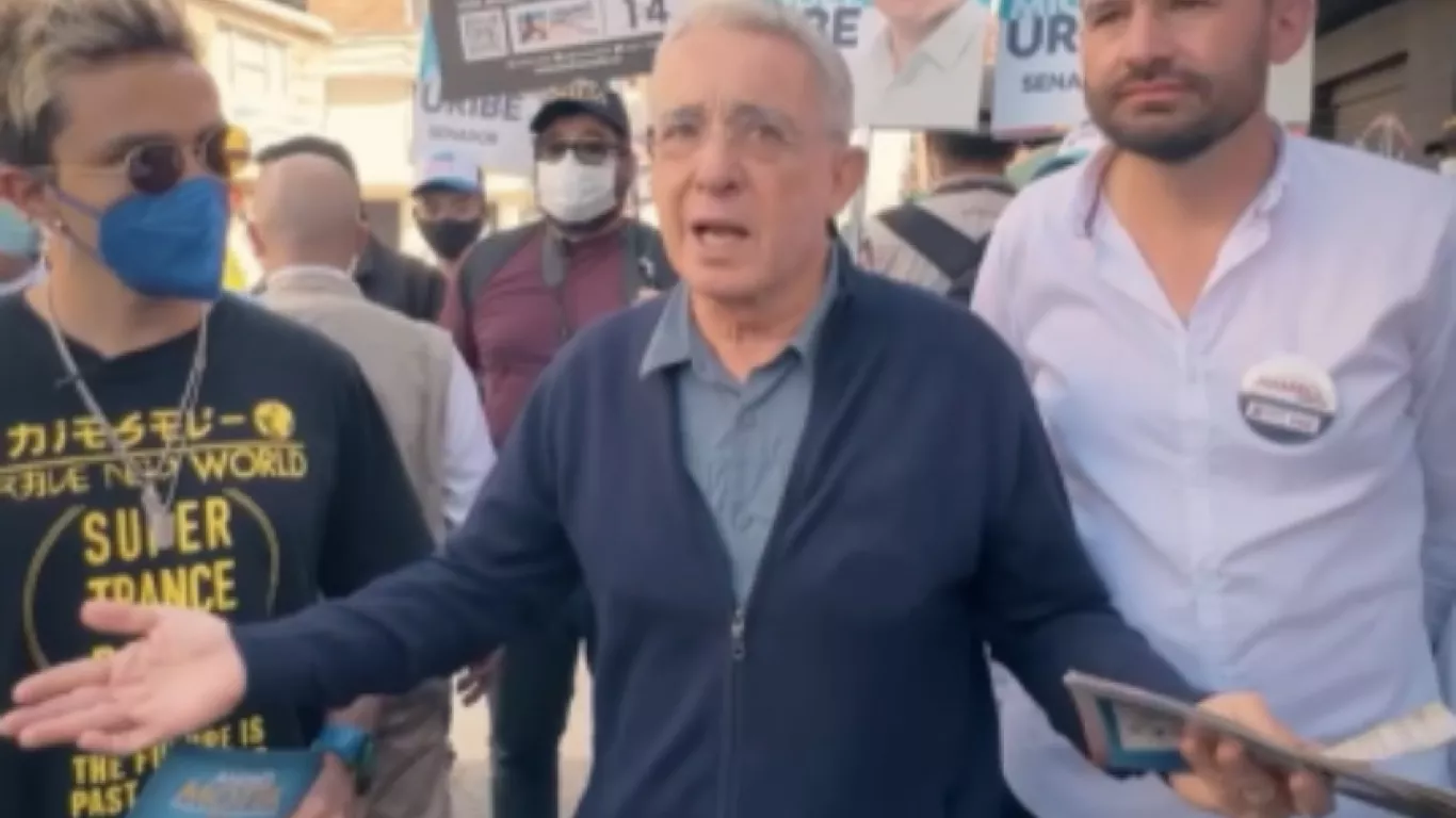 Indignación por visita de Álvaro Uribe a Soacha y su pronunciamiento sobre falsos positivos