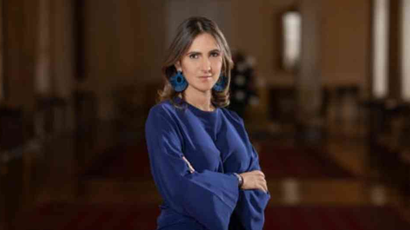 "No tenía conocimiento de ningún contrato", María Paula Correa
