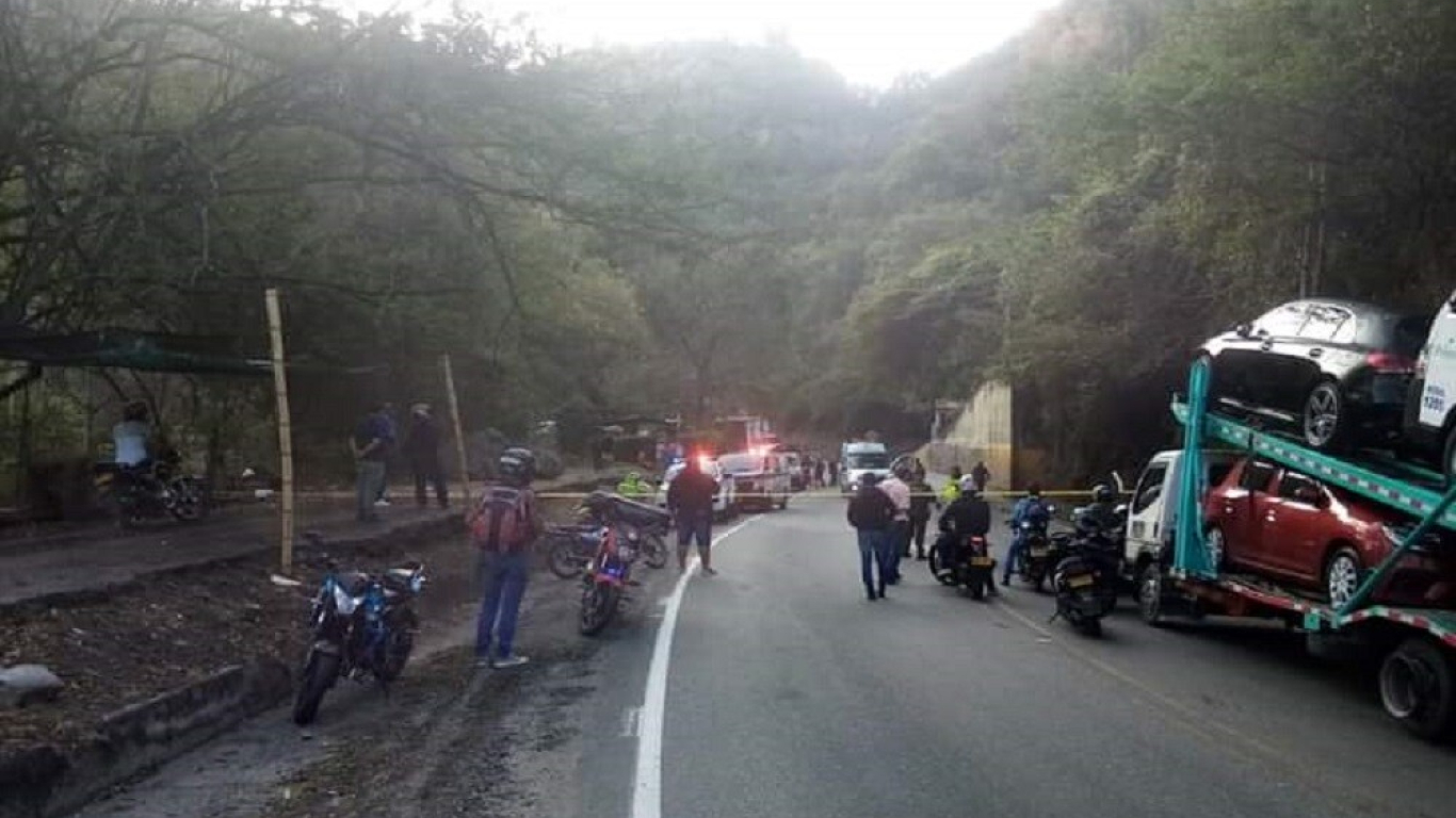Ya van ocho personas heridas por explosión en vía Socorro - San Gil