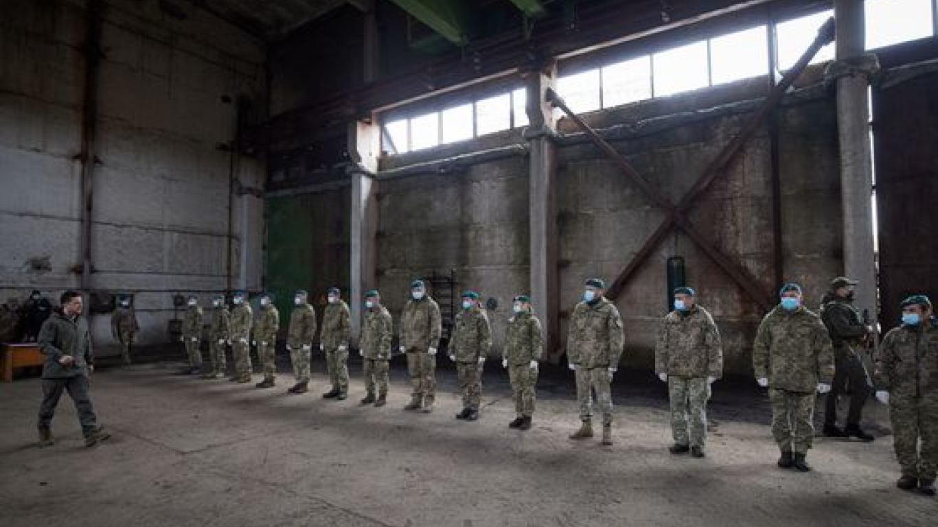 Ucrania liberará prisioneros con experiencia en combate