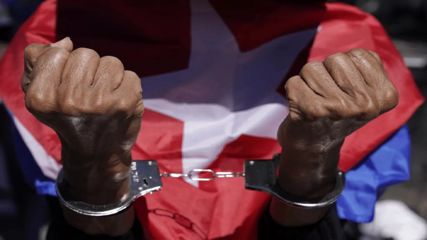 Reporte de tortura y abusos contra presos políticos en Cuba