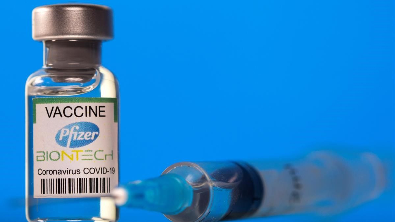 Pfizer busca la autorización para aplicar su vacuna de refuerzo en menores de 5 a 11 años