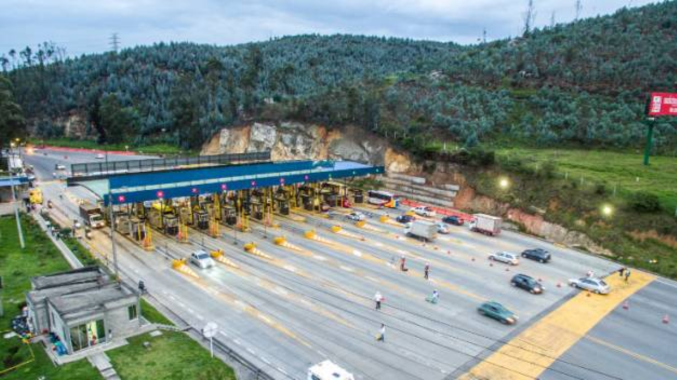 Más de 600.000 vehículos se han movilizado durante este fin de semana en Cundinamarca
