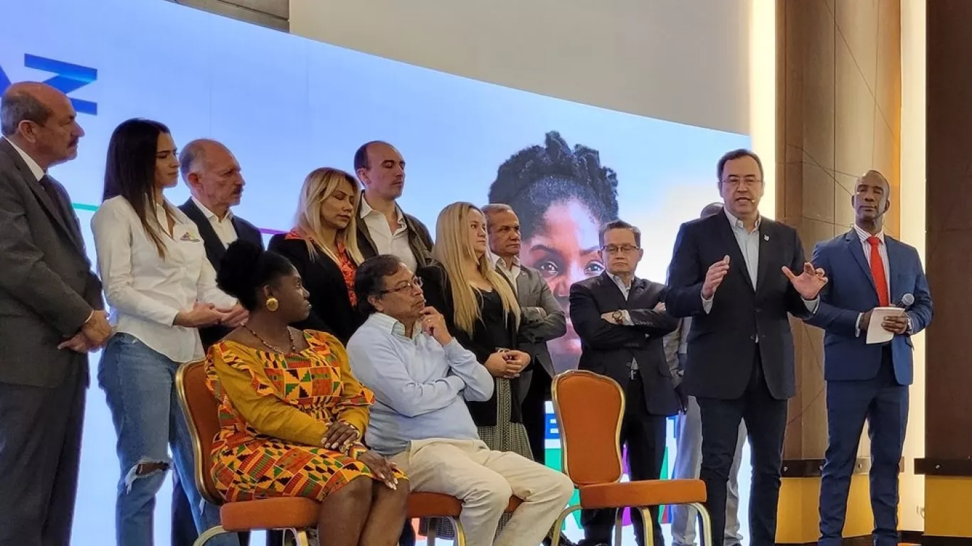 Las críticas de Gustavo Bolívar a Alfonso Prada, nuevo jefe de debate de Petro