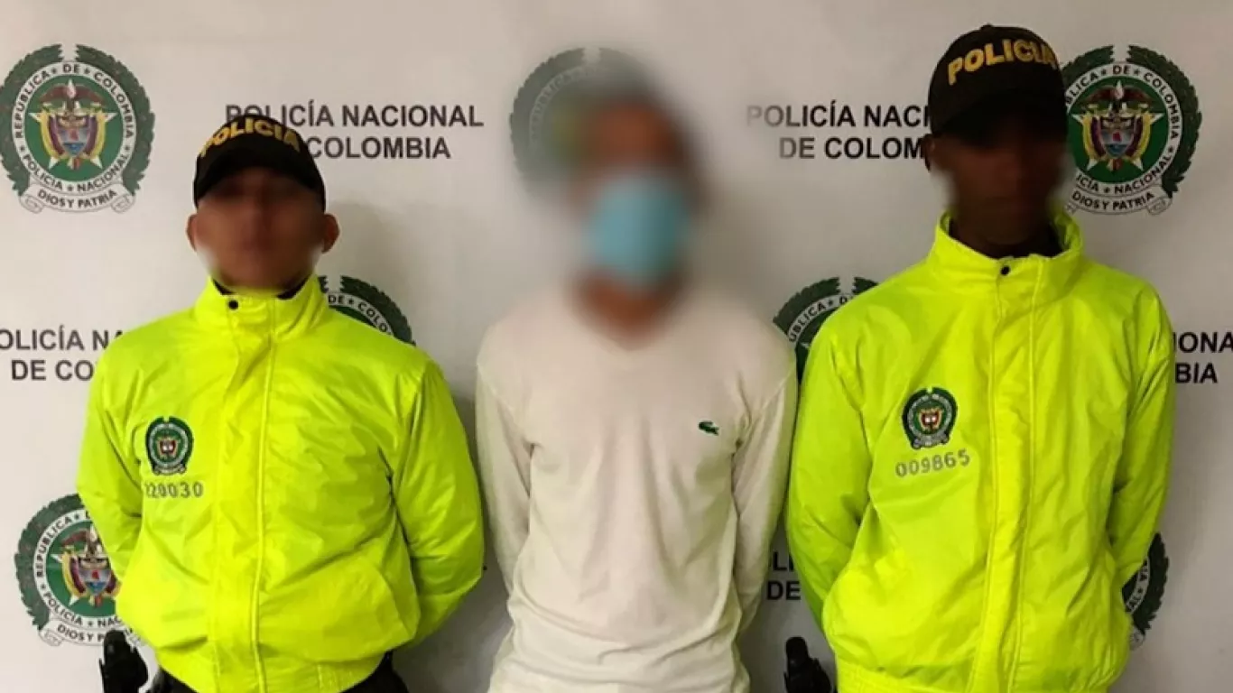 Hombre a la cárcel por presunto asesinato de un policía